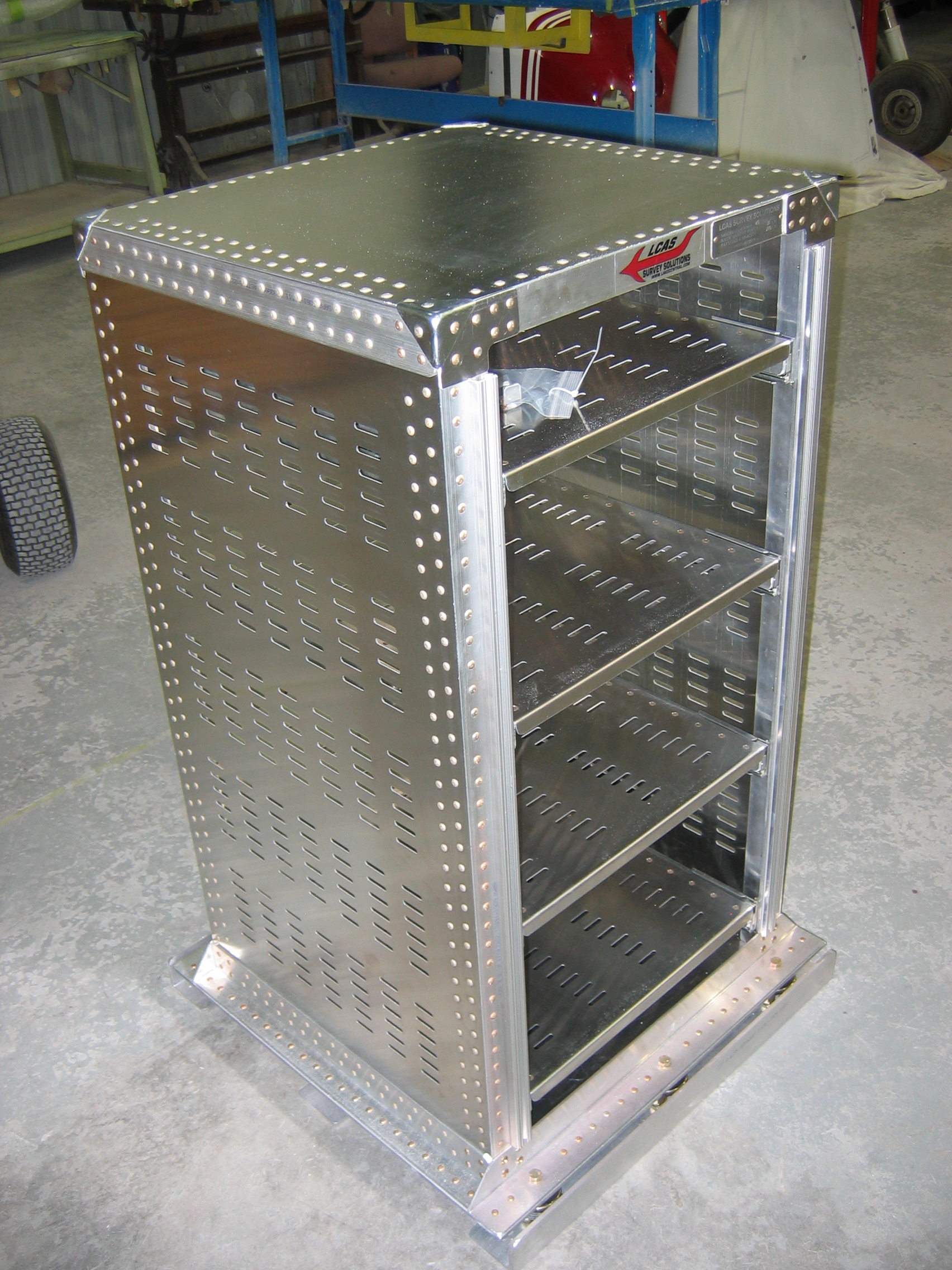 40 INCH EQUIPMENT RACK  Lake Central Air Services